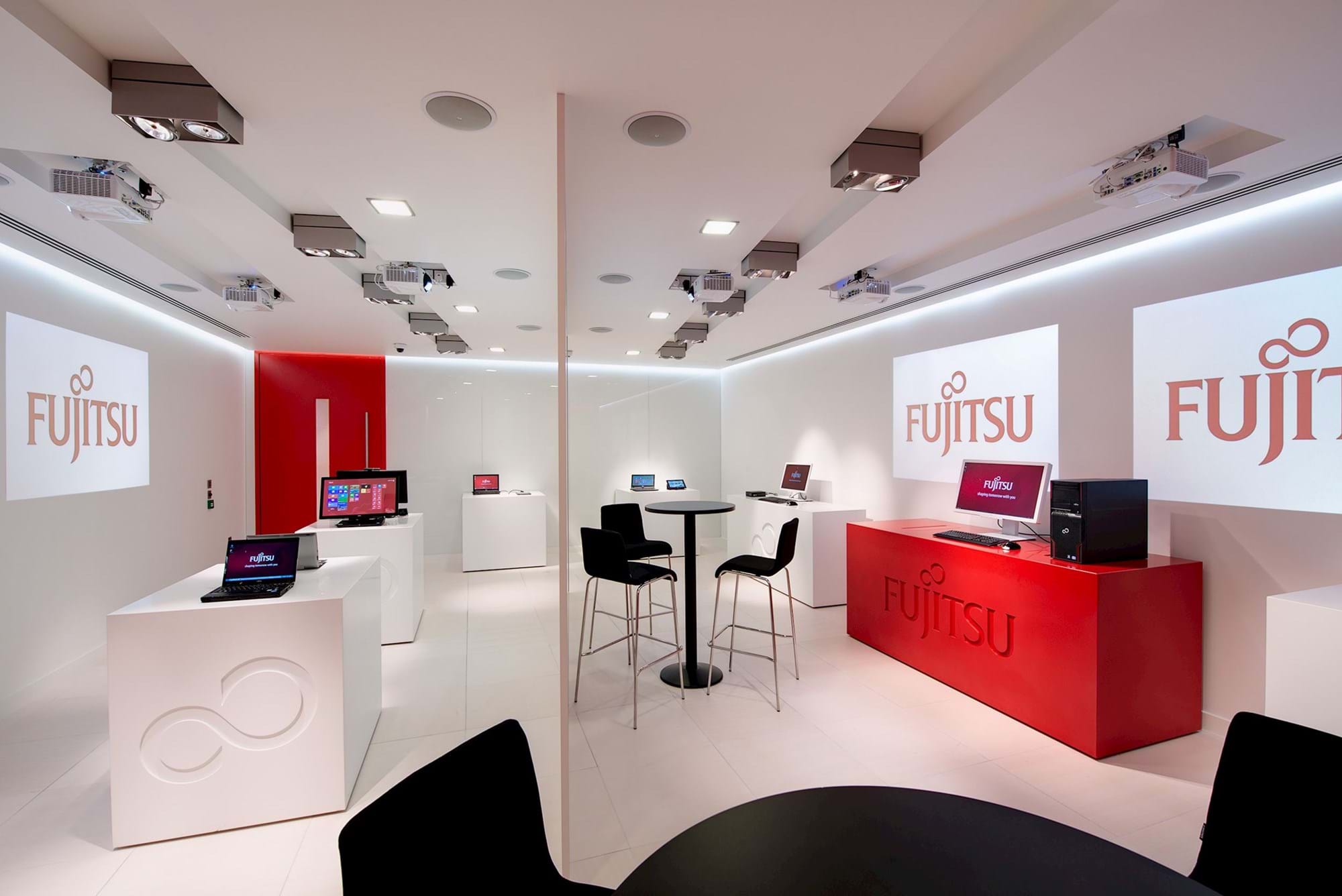 Modus Workspace office design, fit out and refurbishment - LON 22 Innovation Centre - Special Features - Fujitsu 04 highres sRGB.jpg