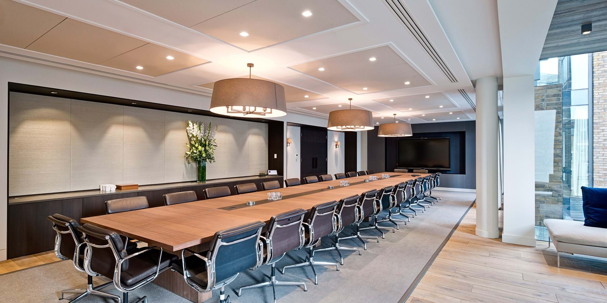 Modus Workspace office design, fit out and refurbishment - TDR Capital - Meeting Room - Modus20BentinckSt_2.jpg