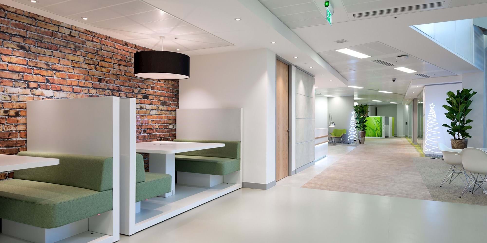 Modus Workspace office design, fit out and refurbishment - Reed Elsevier - Breakout - Reed Elsevier 07 darker highres sRGB.jpg