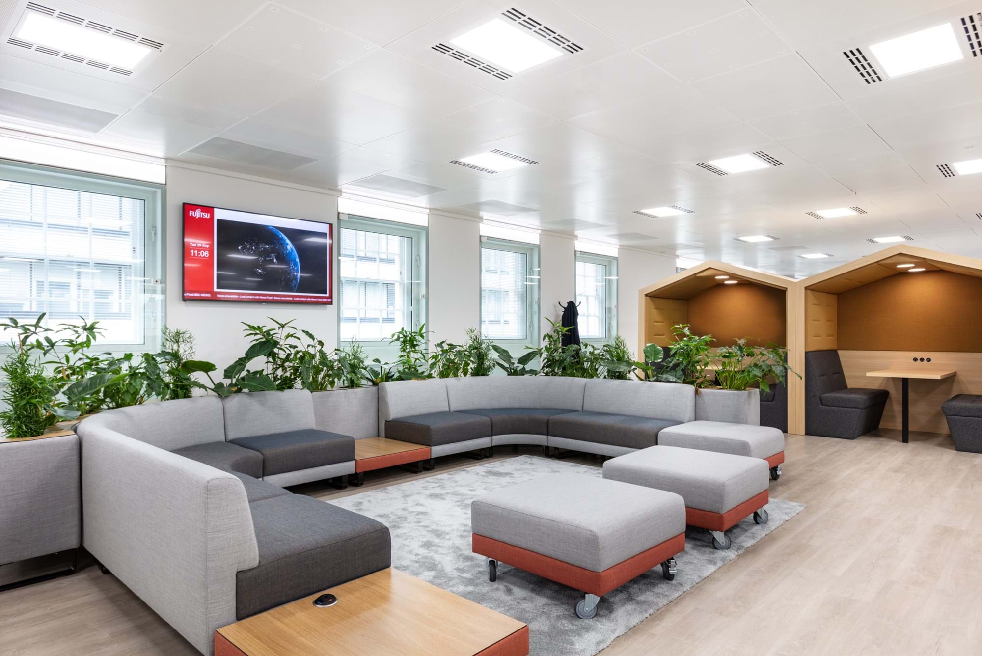 Modus Workspace office design, fit out and refurbishment - Fujitsu 22 Baker Street - Modus_Fujitsu-6.jpg