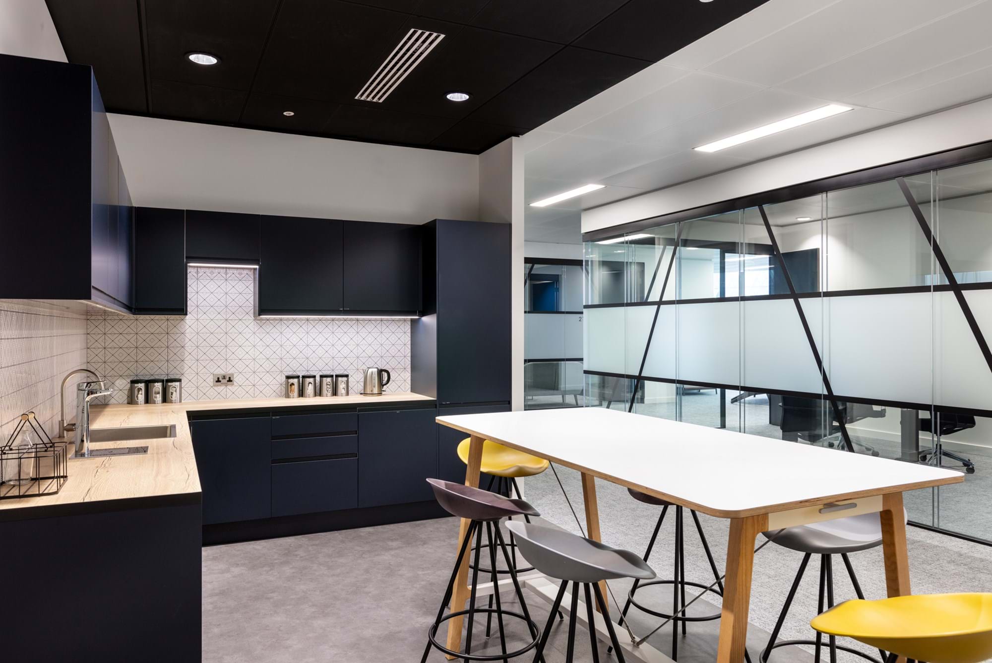 Modus Workspace office design, fit out and refurbishment - Insurance and Risk Management Firm - Modus_Verisk_Day2-13.jpg